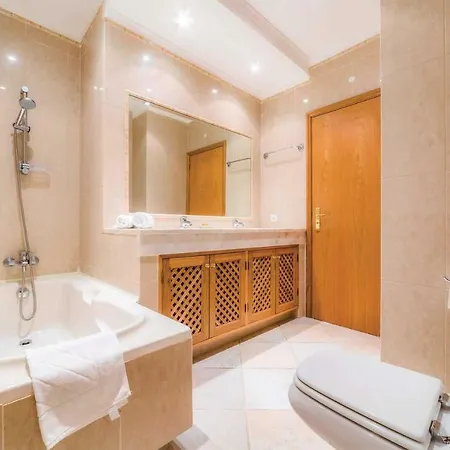 Vale Do Garrao Sleeps 6 Pool Air Con Wifi فالي دو لوبو